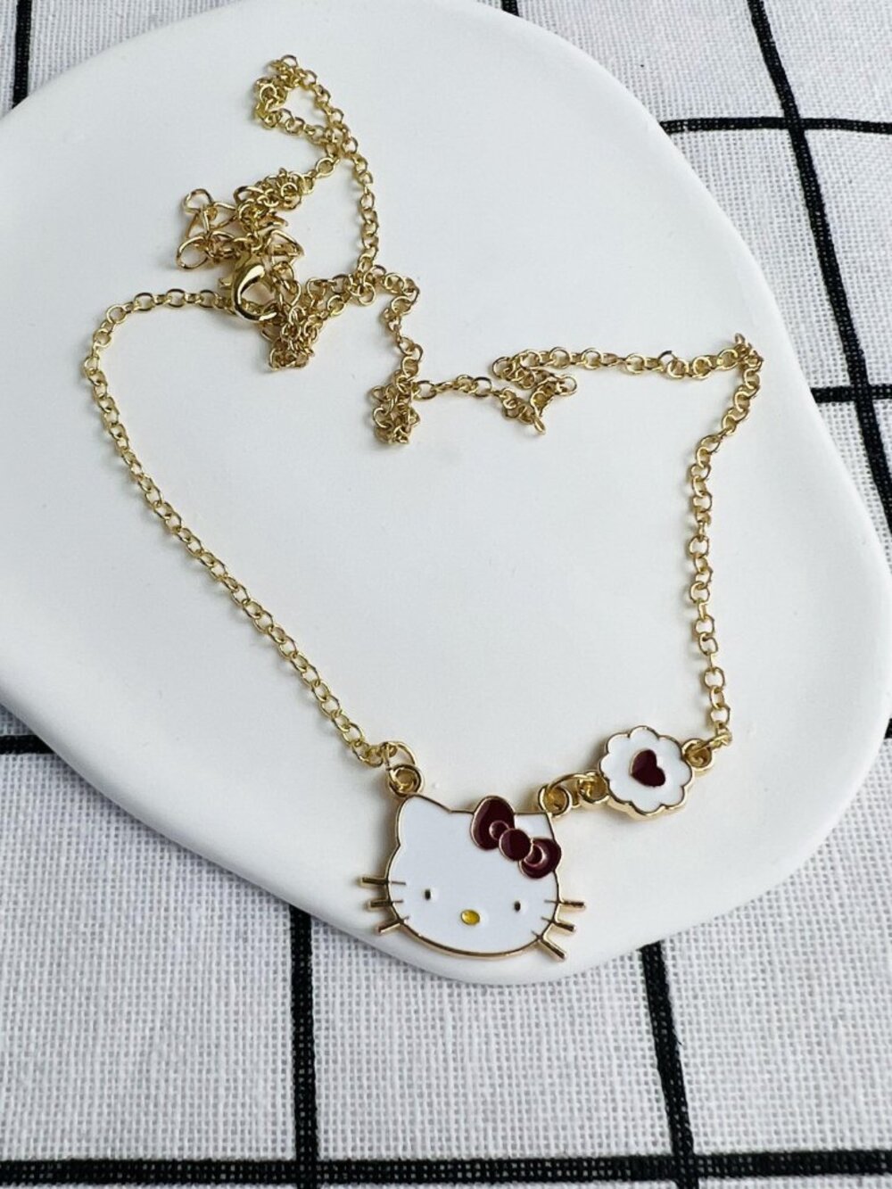 ๐ Hello Kitty necklace - Picture 3 of 5
